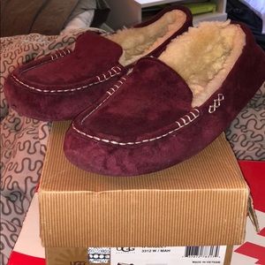 Ugg moccasins maroon color
